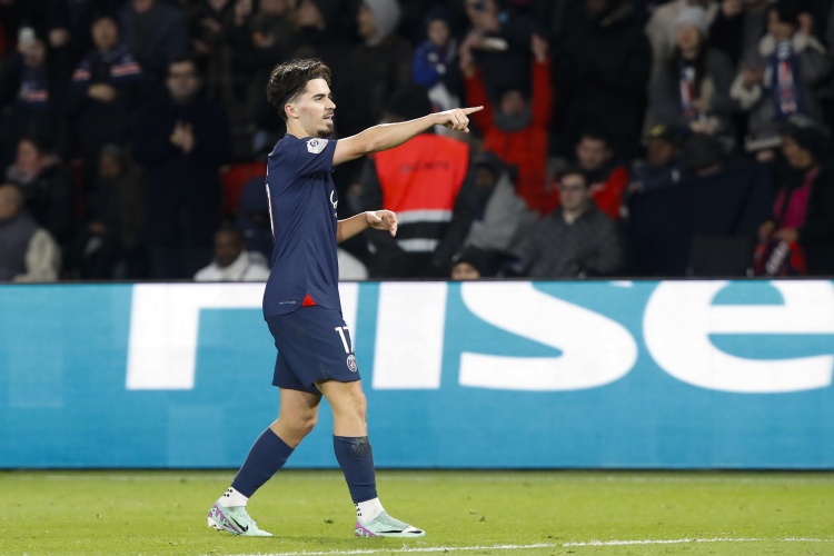 开云电竞国际版-维蒂尼亚对阵葡体带球推进46次，创造本赛季欧冠单场纪录